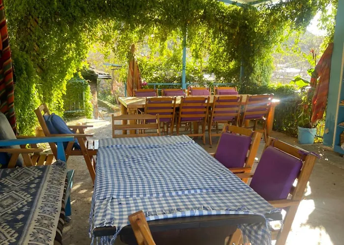 Soeguet Erol Koey Evi Casa de Férias Taslica